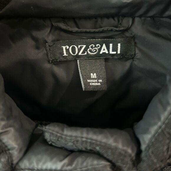 Roz & Ali Vest Women’s Size M Black Lace Front Full Zipper Snap Closure Puffer - Picture 3 of 12